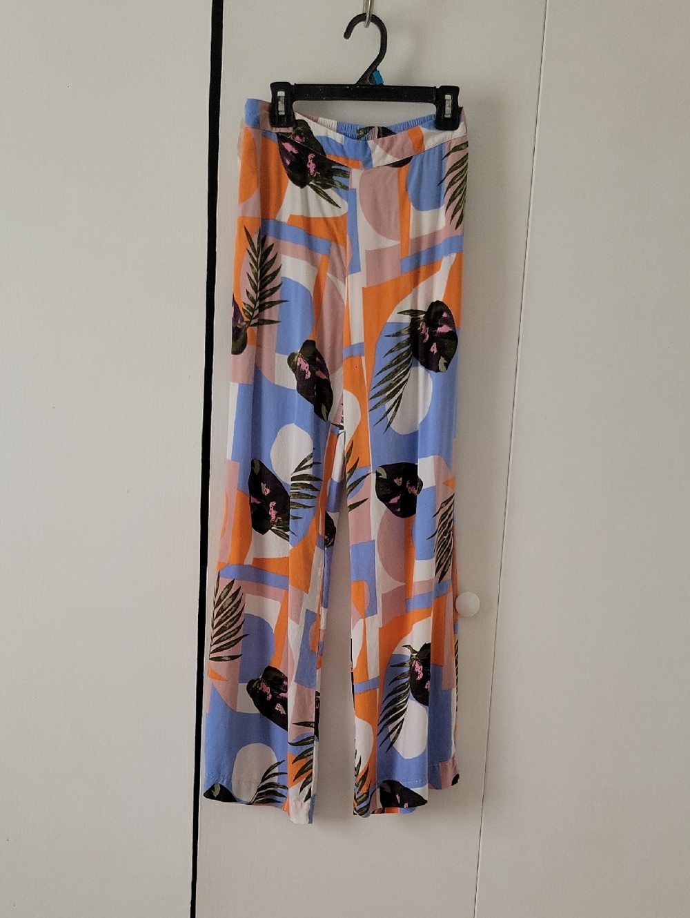 Wide-Leg Tropical Print Pants in Orange & Blue